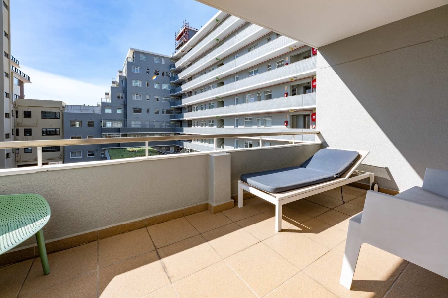 2 Bedroom Property for Sale in Sea Point Western Cape